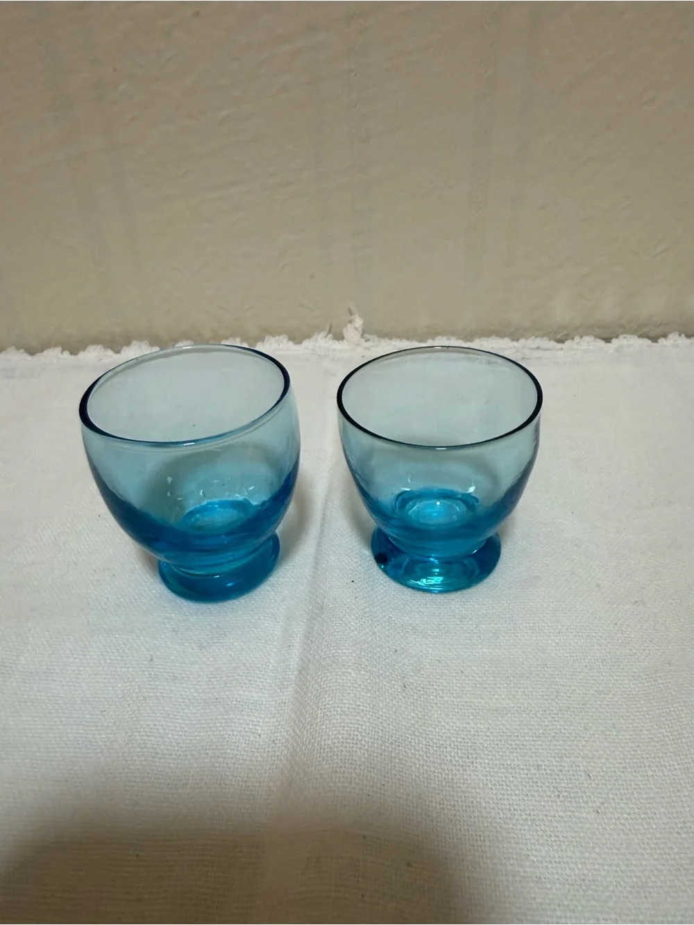 Collectible‎ Vintage Lot Cobalt Blue Blown Shot Glasses Glows Under 365 Light